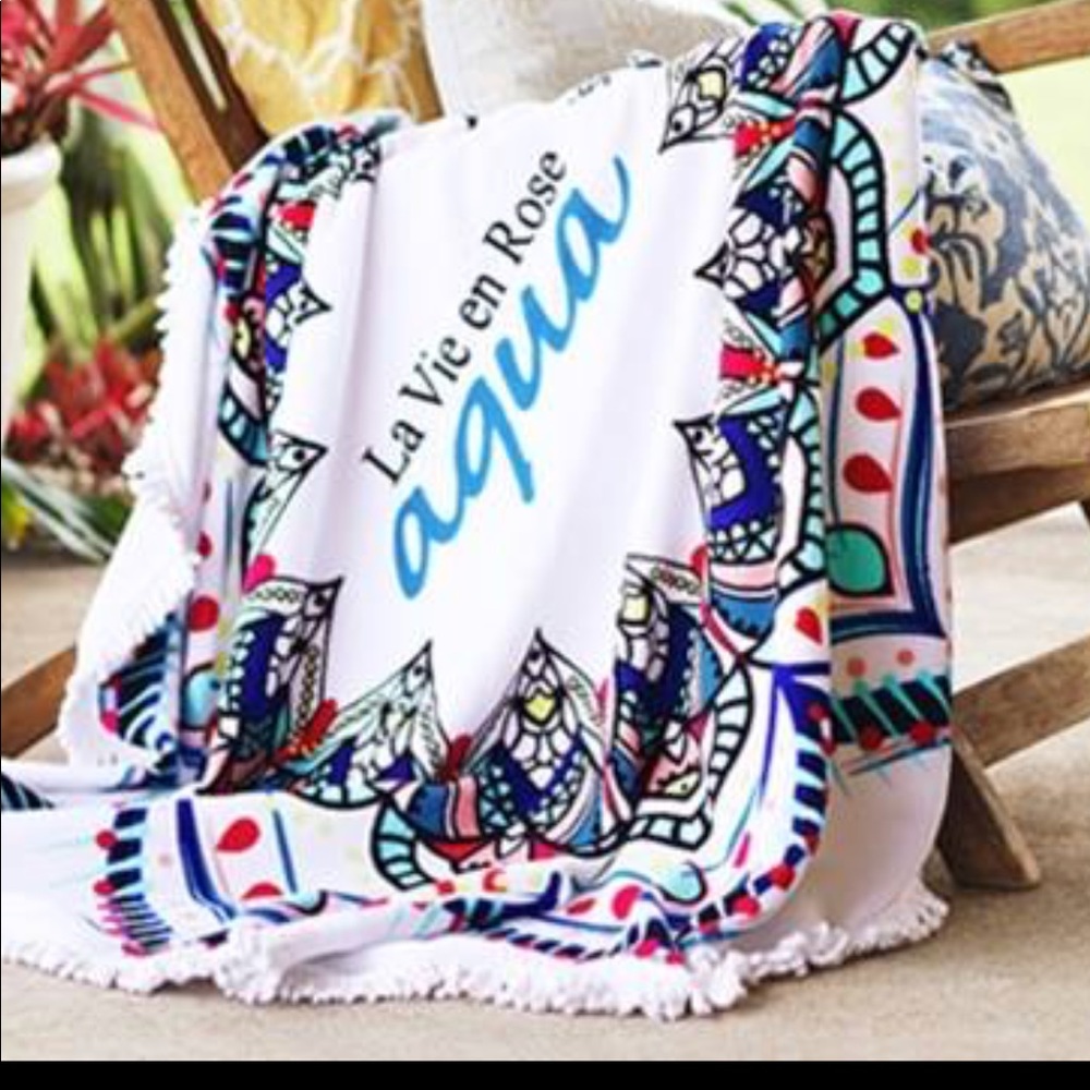 La vie en rose round beach towel.. not for sale..